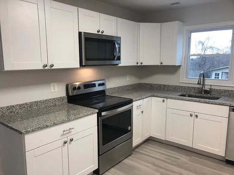 9104 Cooper Dr — Photo 13