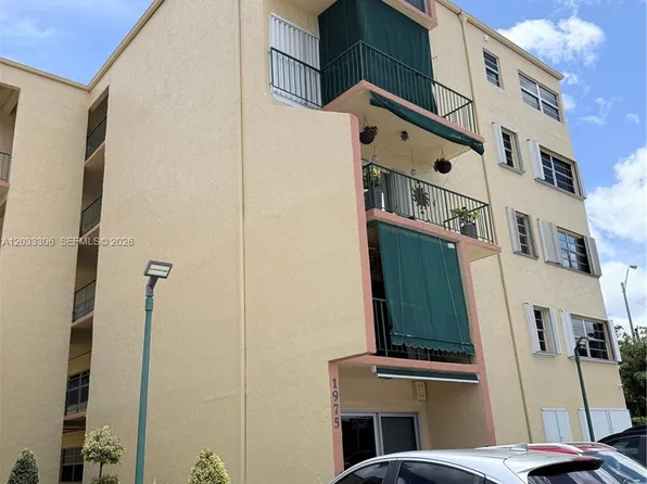 1975 W 44th Pl #401, Hialeah, FL 33012
