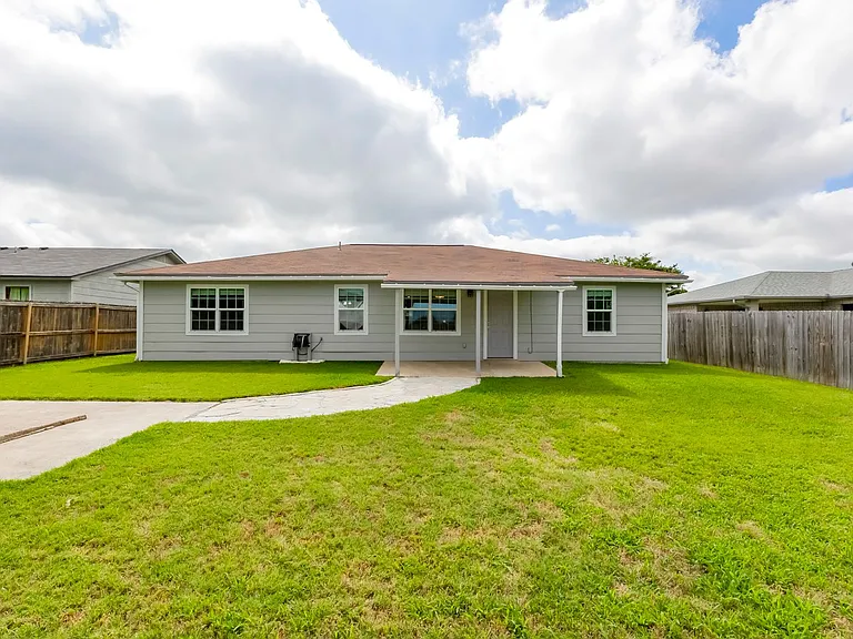 2307 Traverse Dr — Photo 31