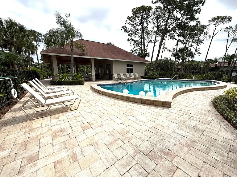 966 La Costa Cir #5 — Photo 24