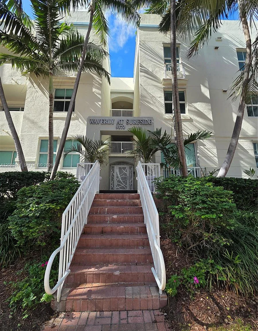 The Waverly At Surfside B — Photo 2