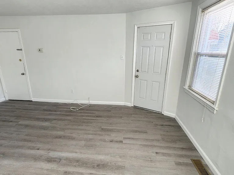 4518 Fairfax Rd — Photo 3