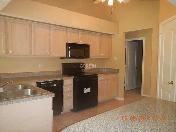 3rd image of 2616 Oak Forest Blvd
