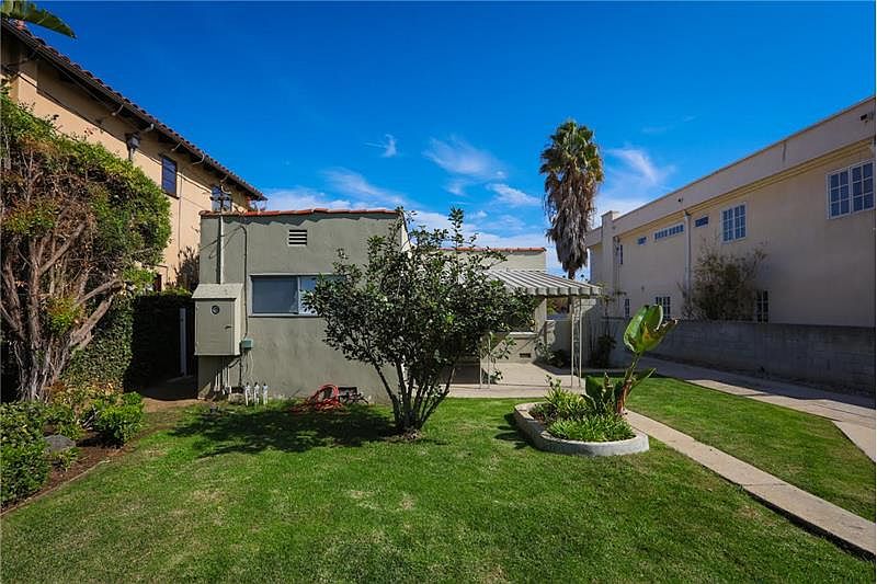 1st image of 303 N Palm Dr