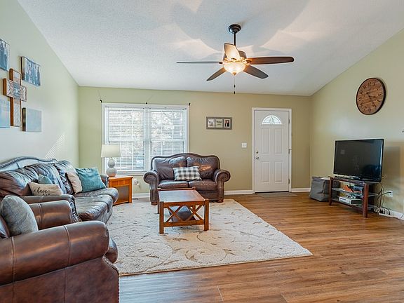 3rd image of 669 Cherokee Dr