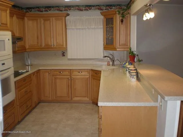 86 Castleton Dr photo 1