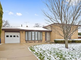 64 Michael Rd, Des Plaines, IL 60016