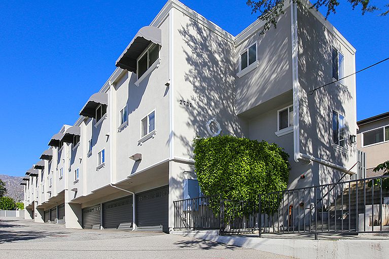 1st image of 2737 Montrose Ave #103