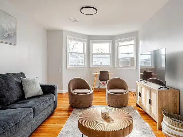 25 W 51st St #25, Bayonne, NJ 07002