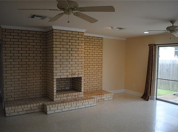 4th image of 1310 Robert E Lee Blvd