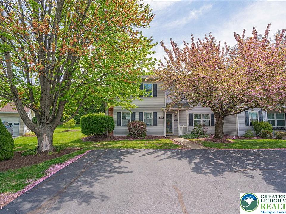 1st image of 810 Briarwood Dr #A