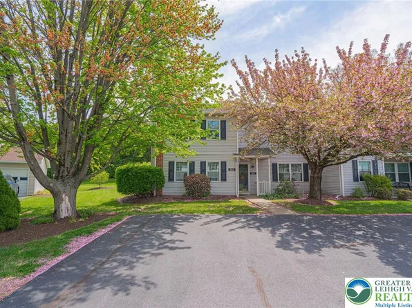 810 Briarwood Dr #A, Bethlehem, PA 18020