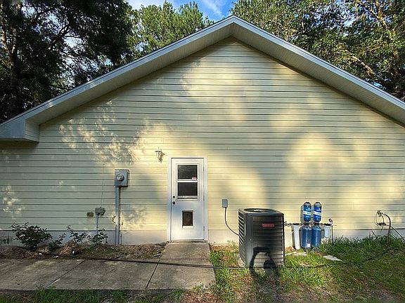 2nd image of 115 SW Beville Ave