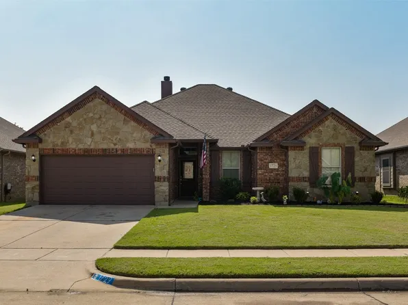 1729 Colorado Dr, Burleson, TX 76028