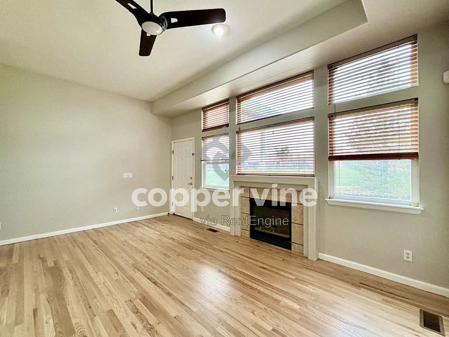3 bed, 2.5 bath, 1260 sqft, $2,470 — Photo 3