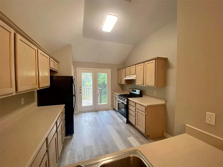 5710 Lark Creek Dr — Photo 5