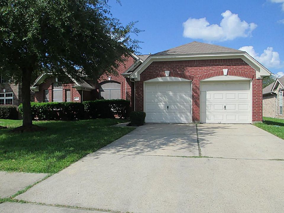 1st image of 1822 Country Club Cove Dr