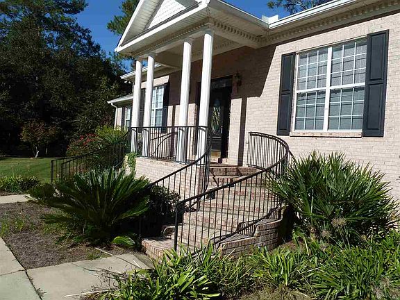 5th image of 201 Live Oak Ln
