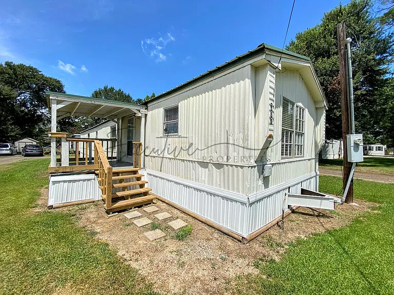 307 N Kinney Ave — Photo 1