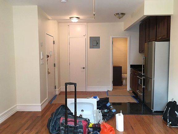 4th image of 321 W 80th St APT 11