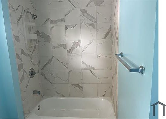 2nd image of 117 W 36th St
