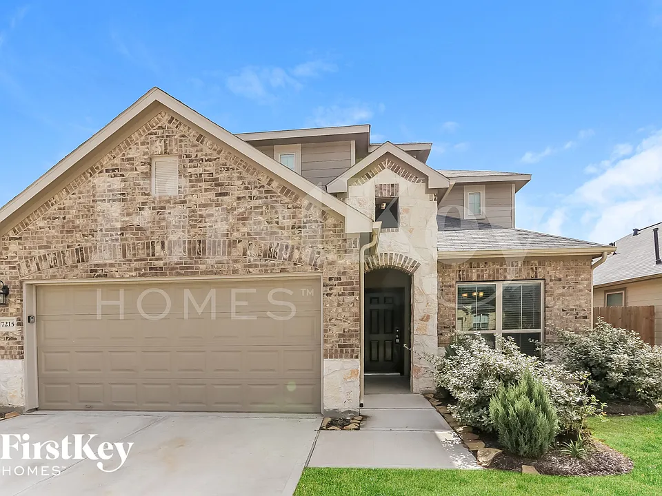 7215 Victorville Dr