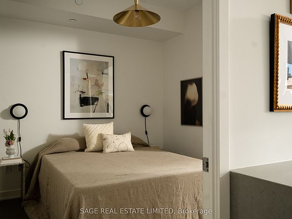 5th image of 106 Dovercourt Rd #204
