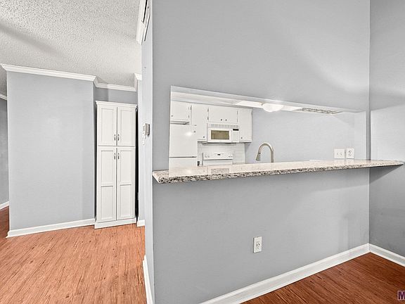 4th image of 15750 Riverdale Ave E