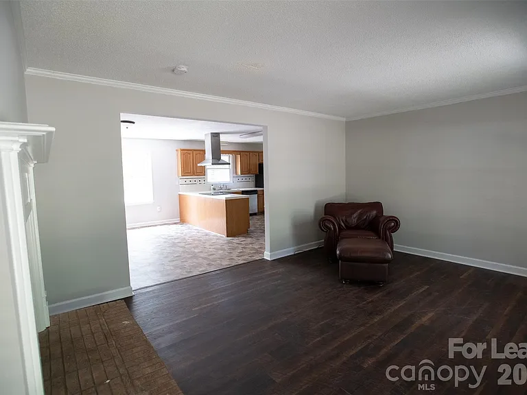 9100 Nash Ave — Photo 6