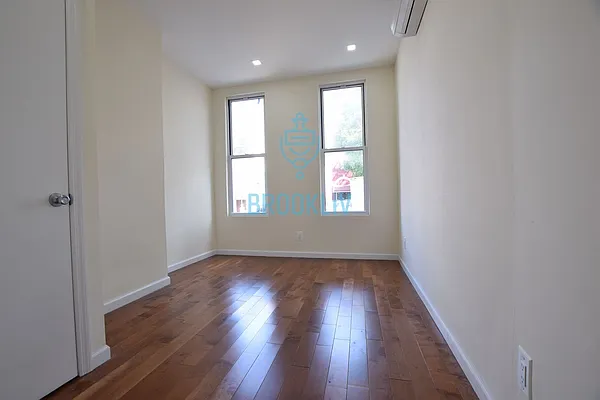 Rented by null | media 38