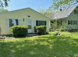 3655 Dixie Dr, Toledo, OH 43611