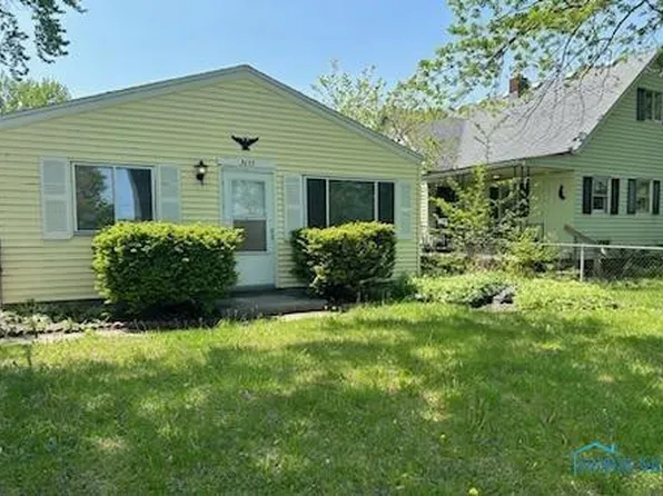 3655 Dixie Dr, Toledo, OH 43611