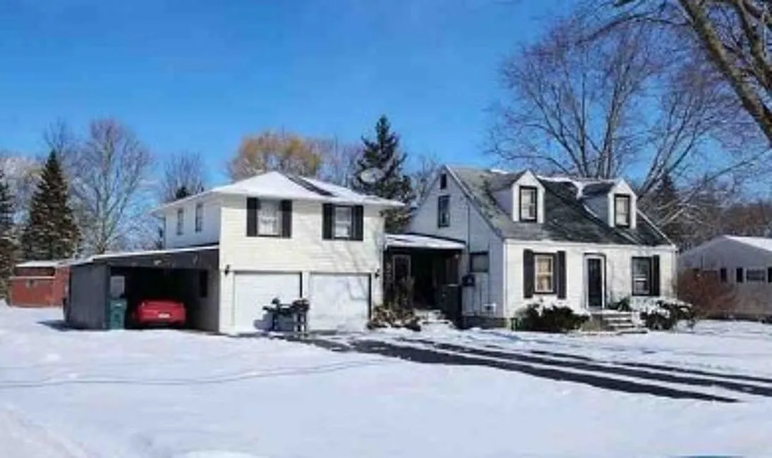 2469 Sylvan Pl photo 1