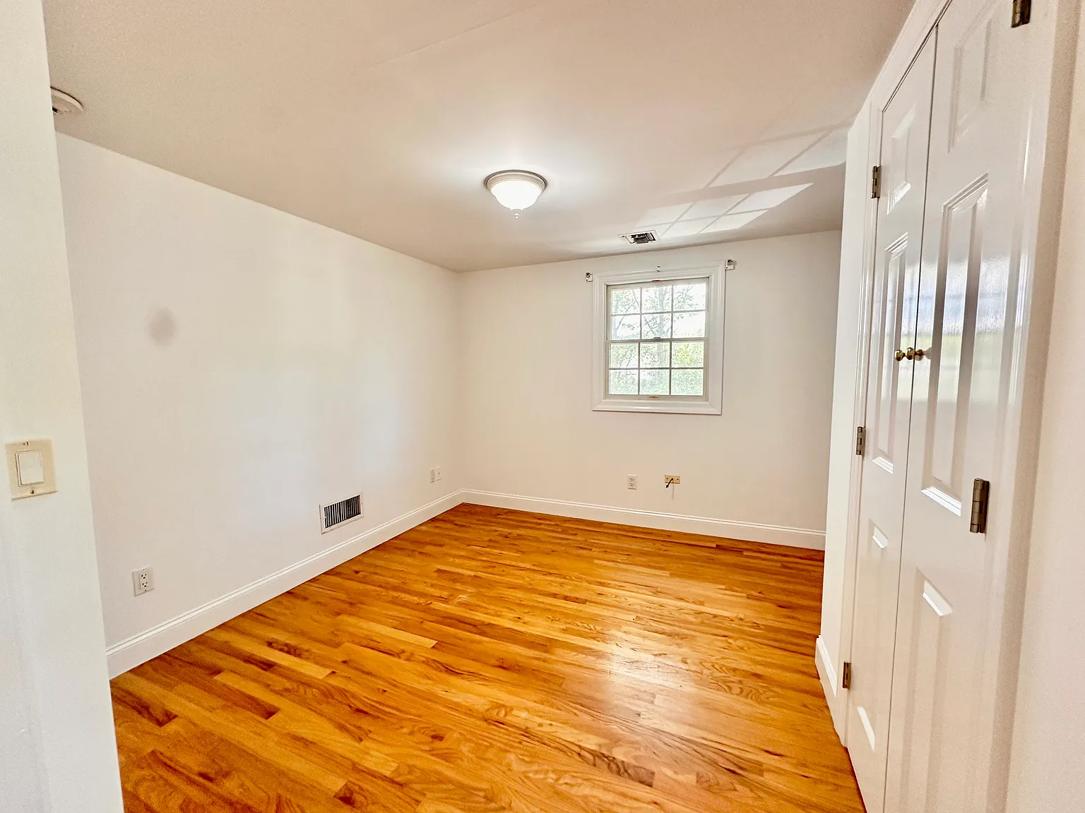 Apartment over Garage — Photo 4