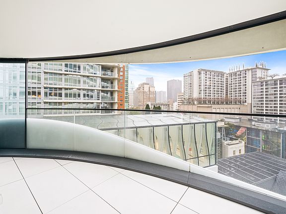 2nd image of 1033 Nelson St #707