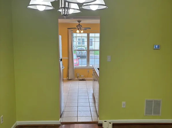 14674 Keeneland Cir, Gaithersburg, MD 20878