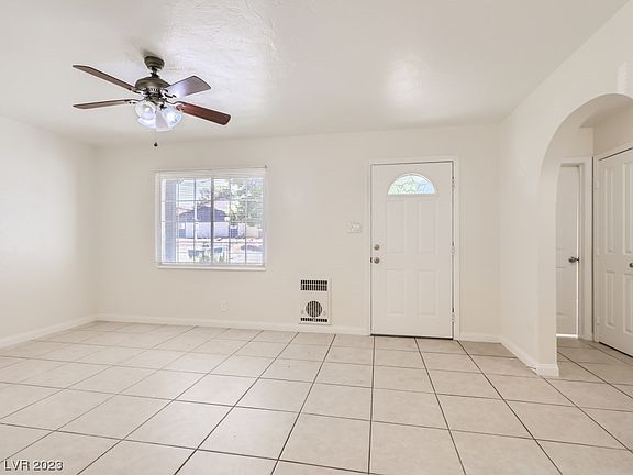 4th image of 240 N 18th St