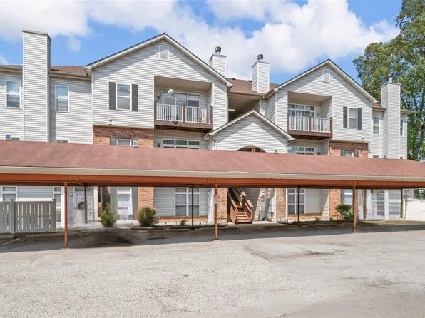 1287 Gardens Circle Dr APT 2D, Saint Louis, MO 63125