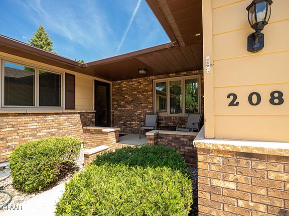 2nd image of 208 Leeward Hills Ln