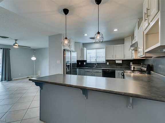 3rd image of 6429 Aberdeen Ln