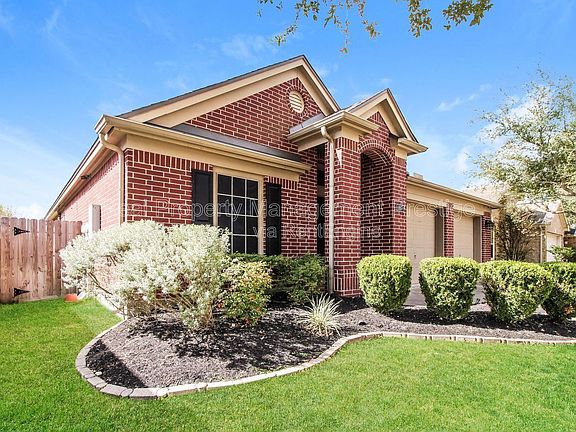 3rd image of 867 Sierra Brook Ln