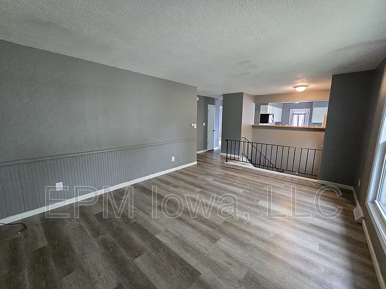 1242 Edgewood Dr — Photo 6