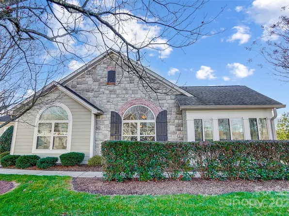 794 Ledgestone Ct, Tega Cay, SC 29708
