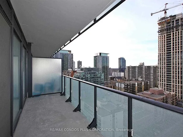 185 Roehampton Ave #1504 — Photo 9