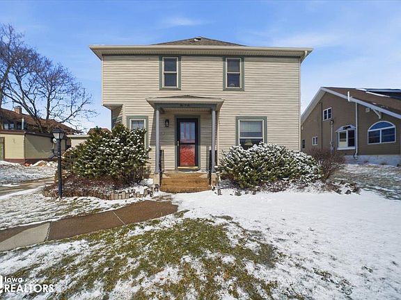 2nd image of 1006 11th Ave