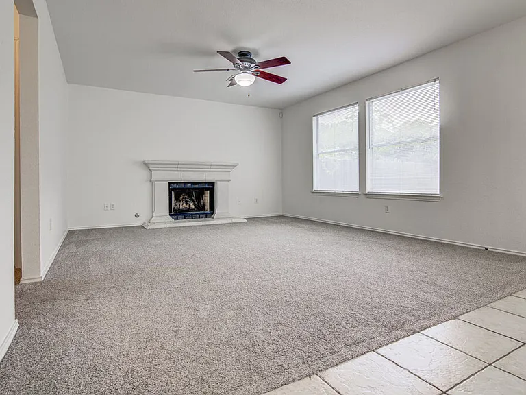 4300 Companeros Way — Photo 6