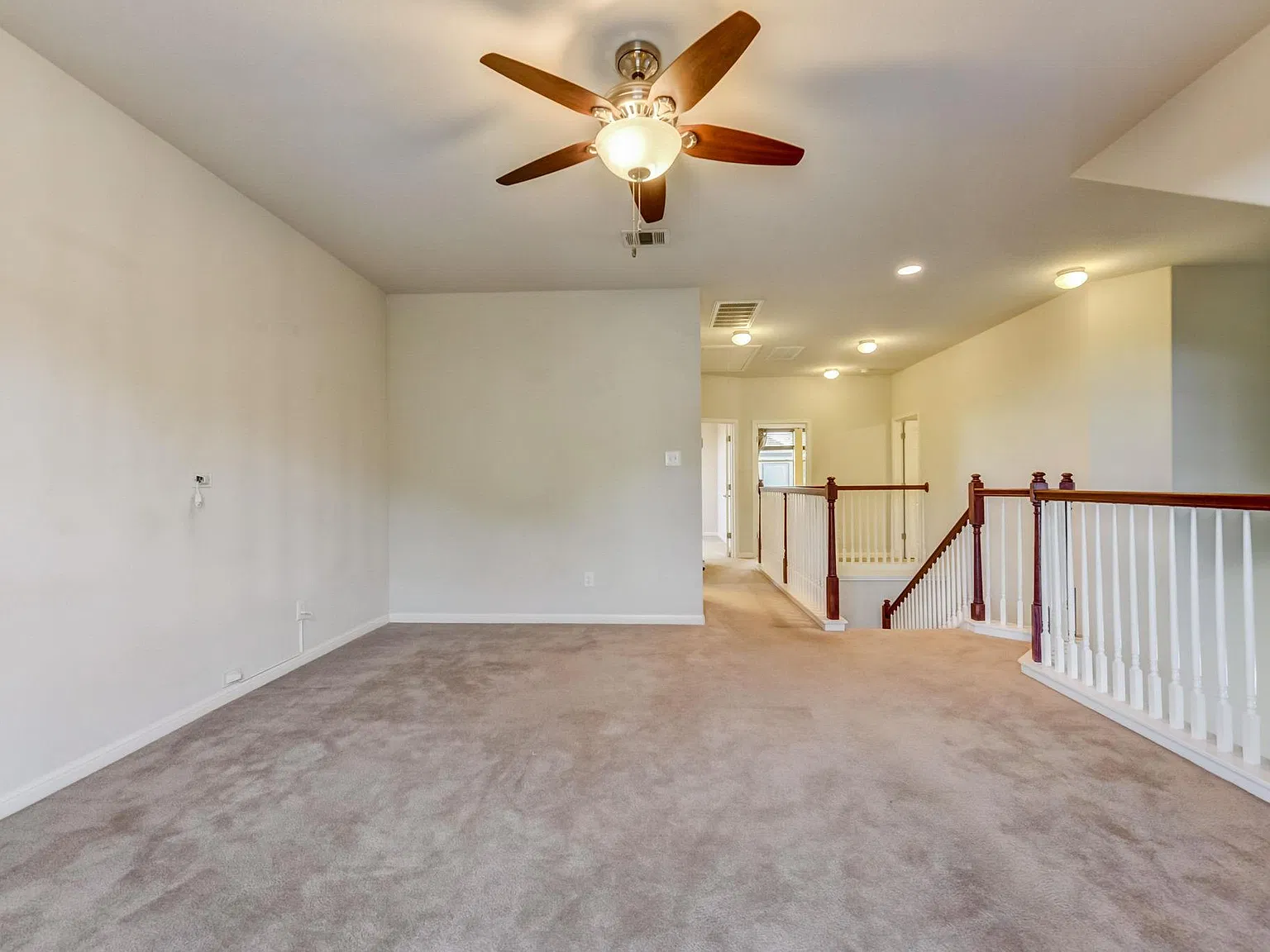 4 bed, 2049 sqft, $2,350 — Photo 1