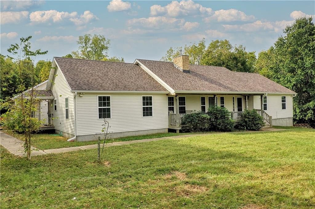 2925 Lowman Rd, Smithville, MO 64089 | Zillow