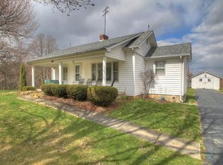 1700 Rice Station Rd, Irvine, KY 40336