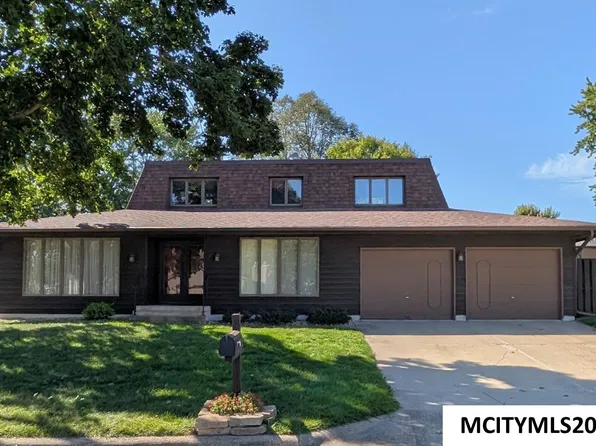 2 Quarry Rd, Mason City, IA 50401